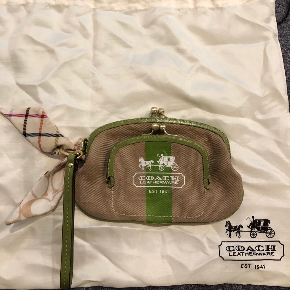 100% authentic lightly used Coach wristlet